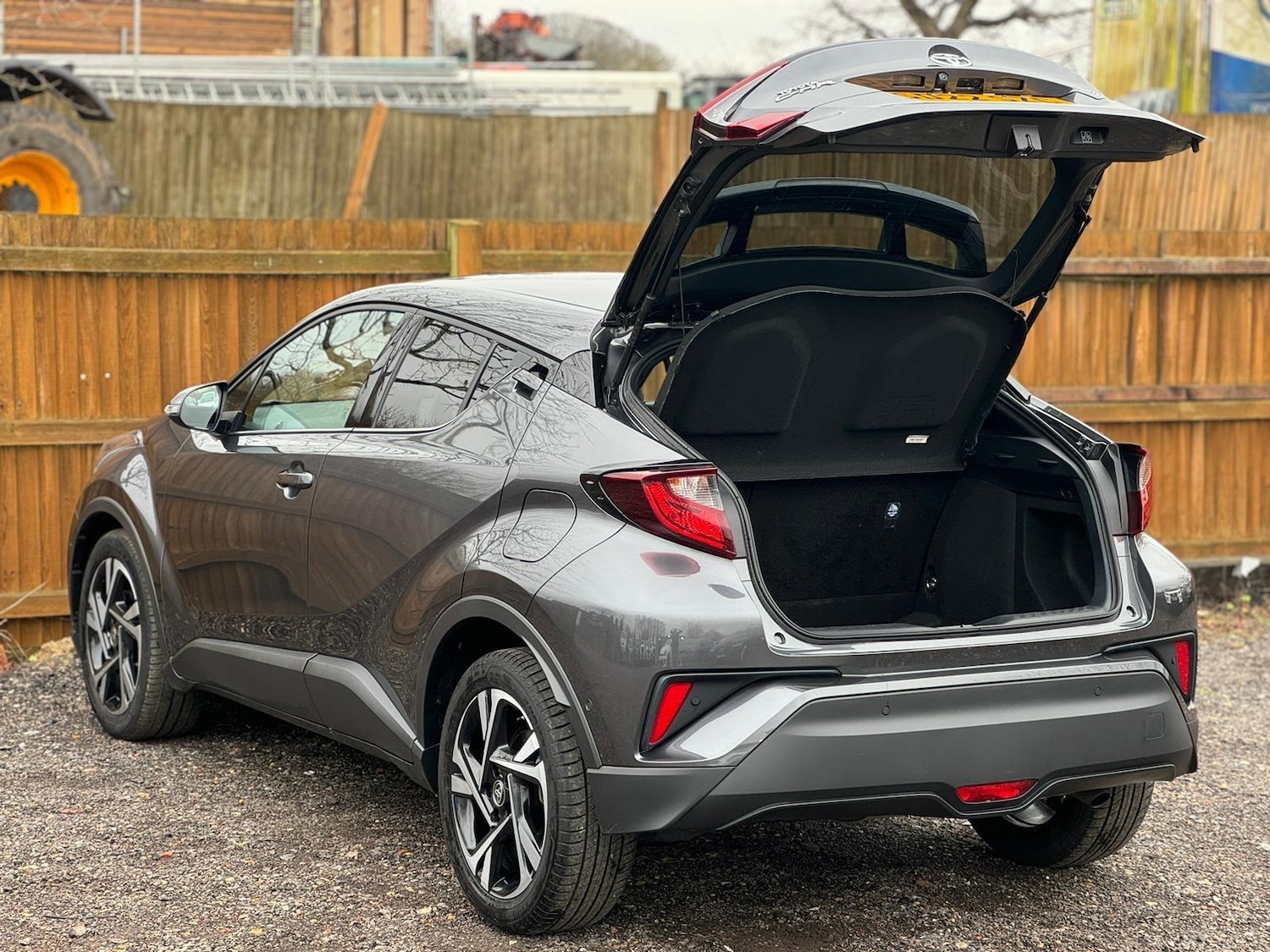 Used Toyota C-HR 2022 for sale - 77564998: Photo 7