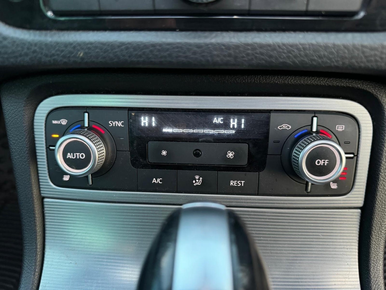 Used Volkswagen Touareg 2014 for sale - 76715135: Photo 30