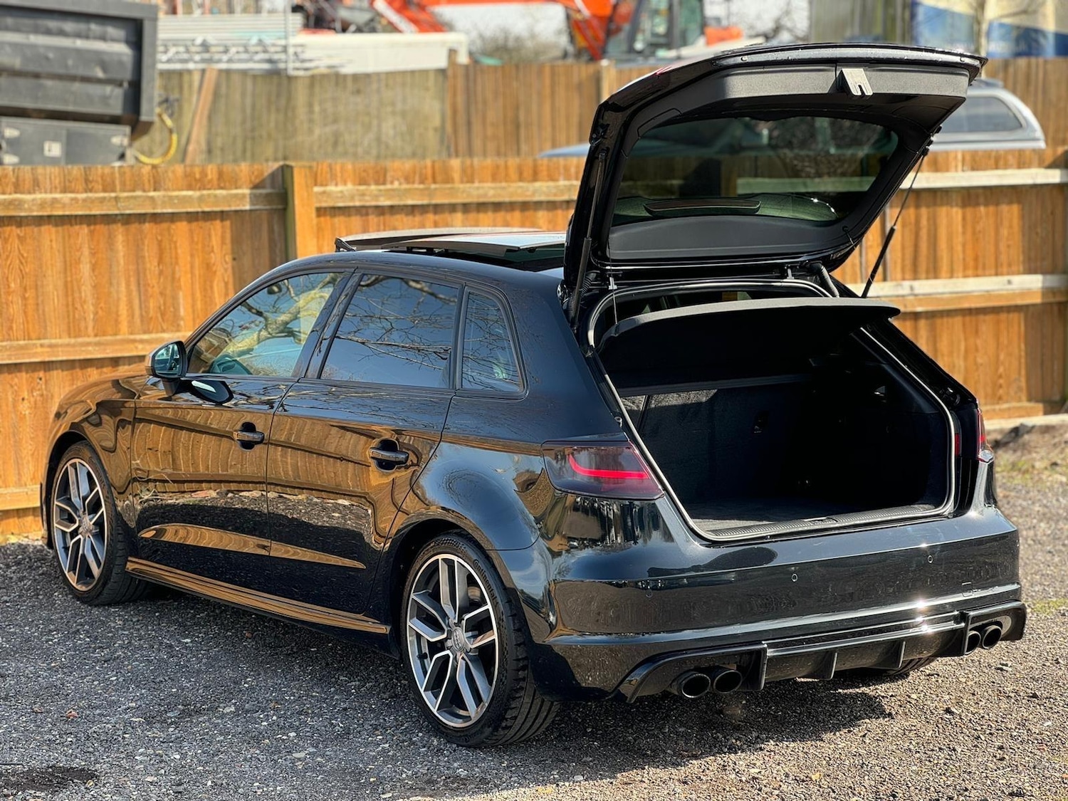 Used Audi A3 2014 for sale - 77670858: Photo 4