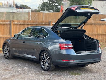 Used Skoda Superb 2018 for sale - 79669948: Photo