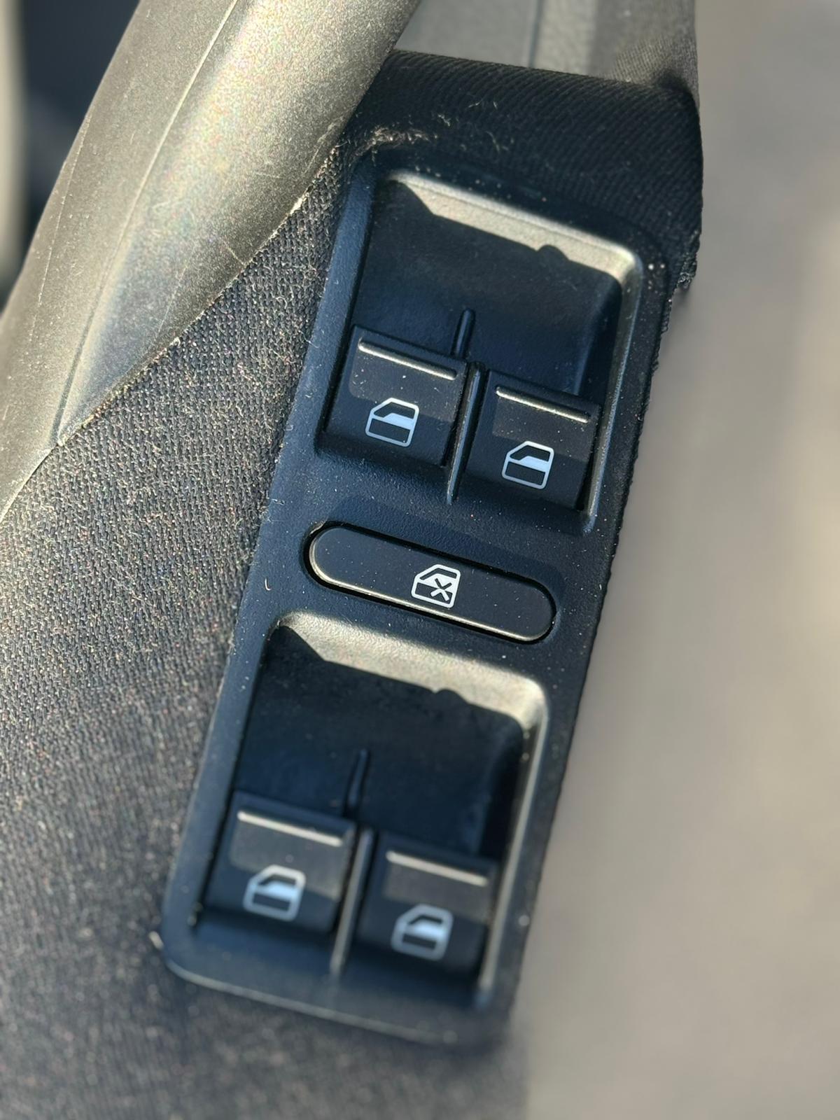 Used Volkswagen Polo 2012 for sale - 77091473: Photo 33