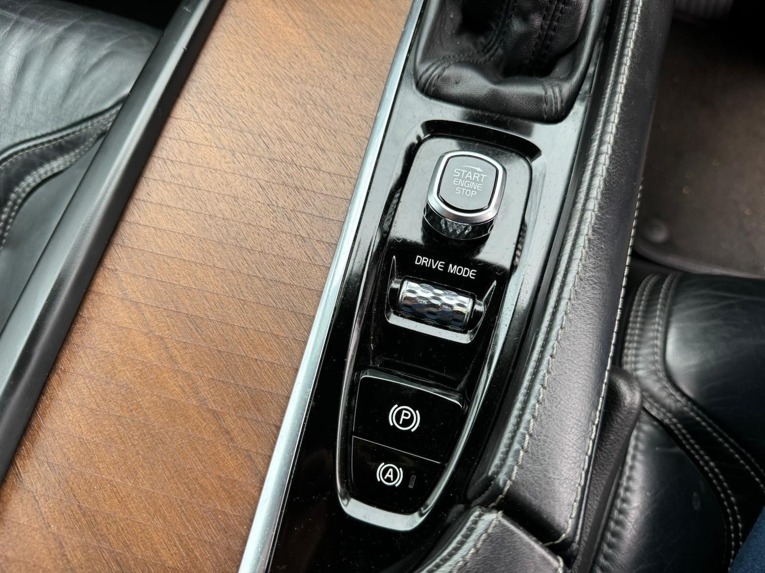 Used Volvo XC90 2017 for sale - 77163556: Photo 33