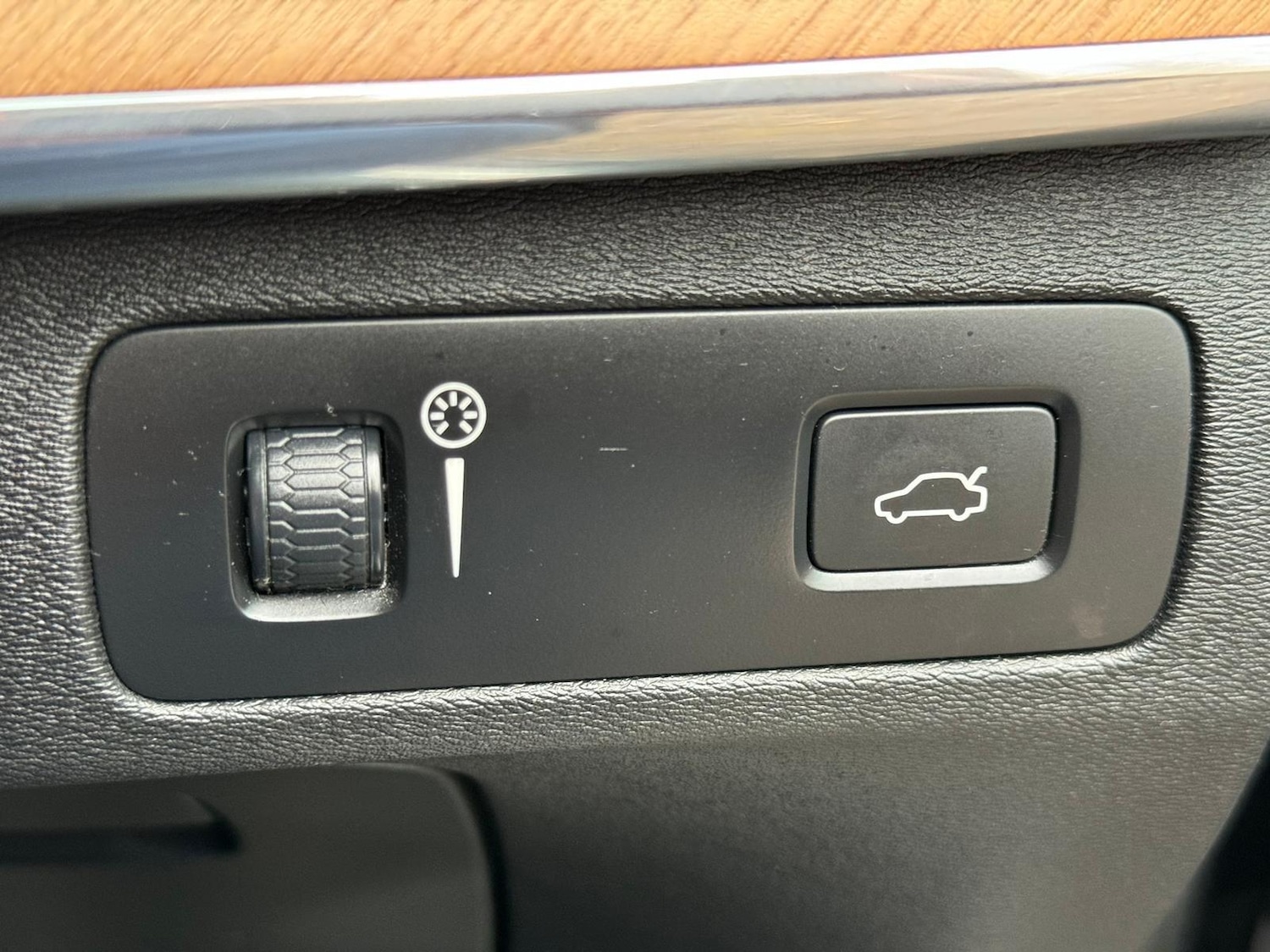 Used Volvo XC90 2017 for sale - 76886649: Photo 32