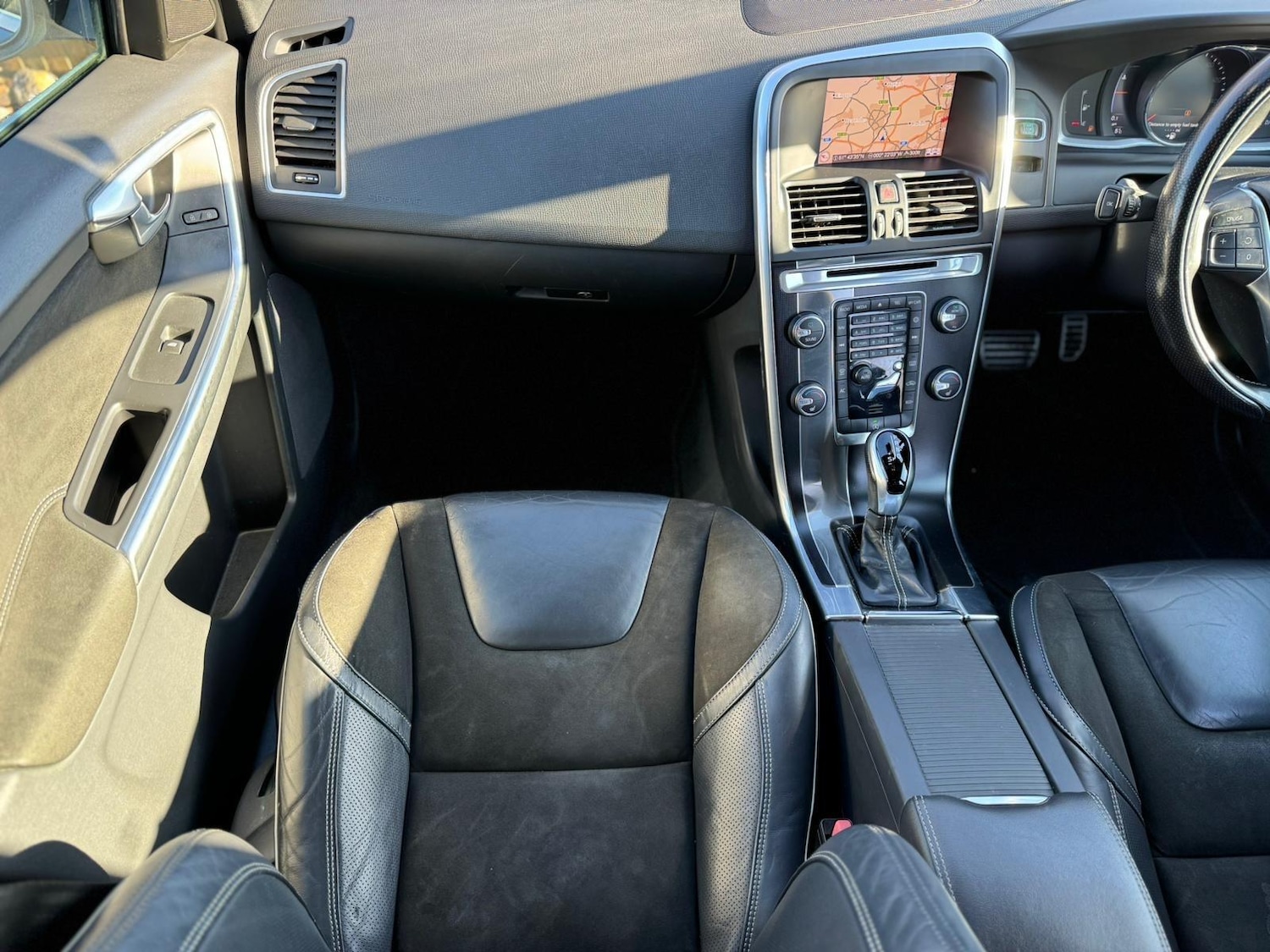 Used Volvo XC60 2017 for sale - 77230187: Photo 13