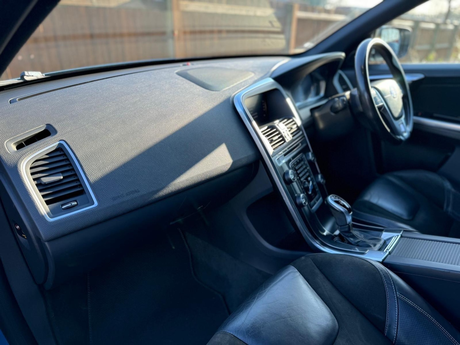 Used Volvo XC60 2017 for sale - 77230187: Photo 18