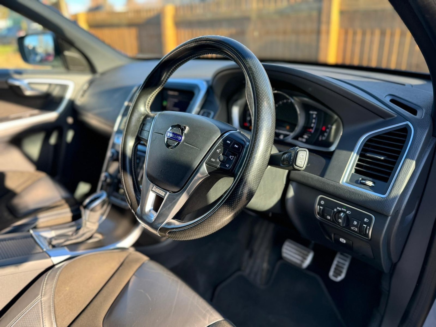 Used Volvo XC60 2017 for sale - 77230187: Photo 19