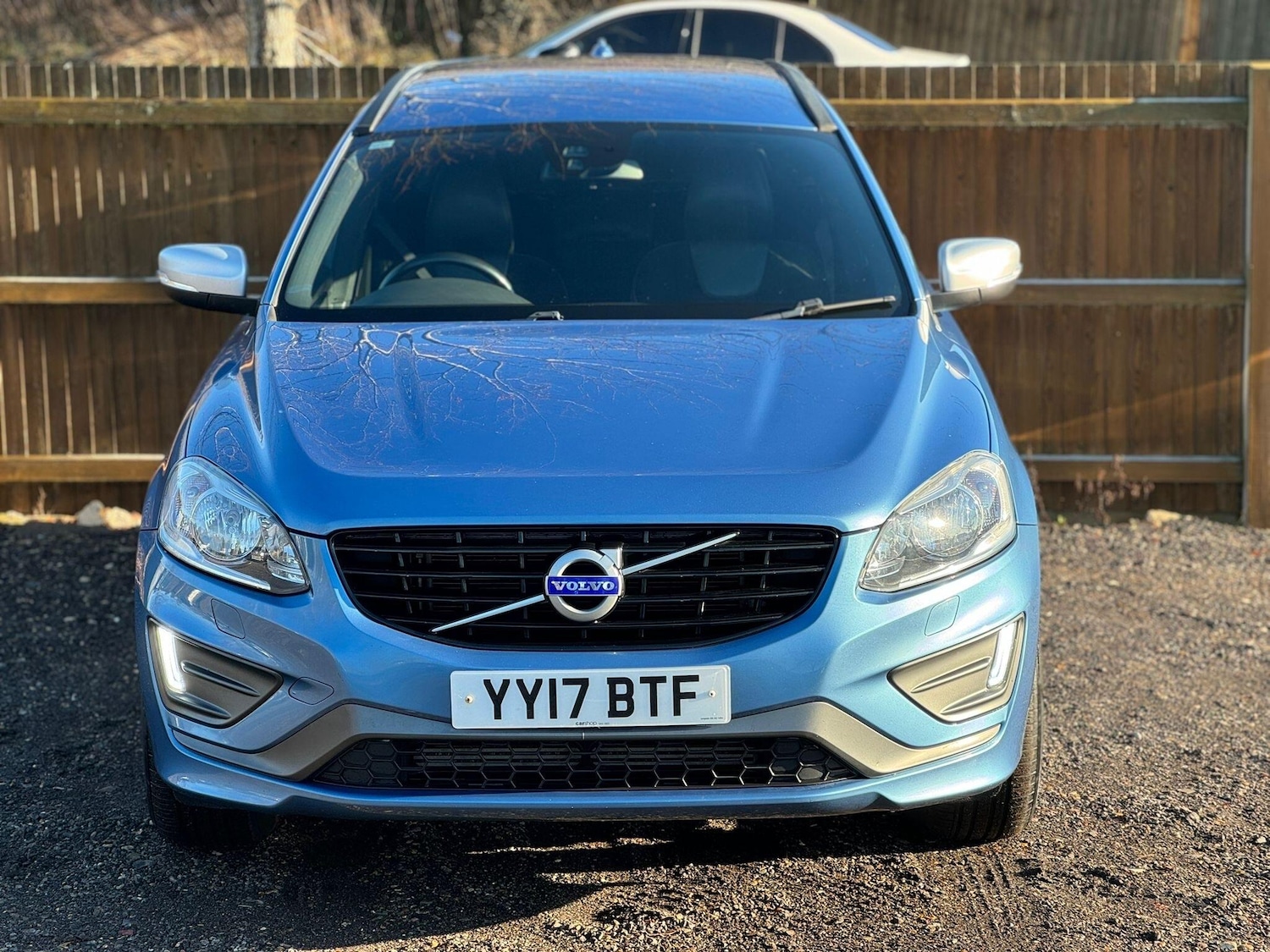Used Volvo XC60 2017 for sale - 77230187: Photo 2