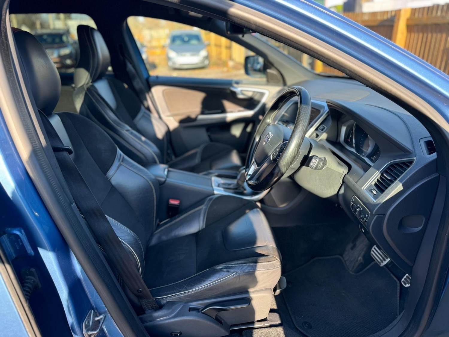 Used Volvo XC60 2017 for sale - 77230187: Photo 21