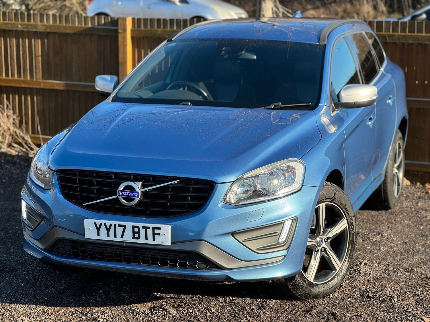 Used Volvo XC60 2017 for sale - 77230187: Photo 3