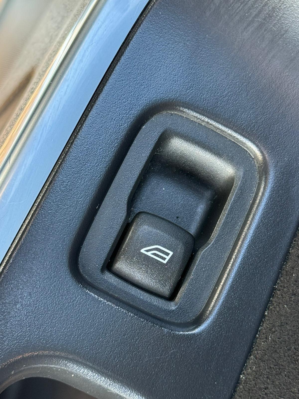 Used Volvo XC60 2017 for sale - 77230187: Photo 31