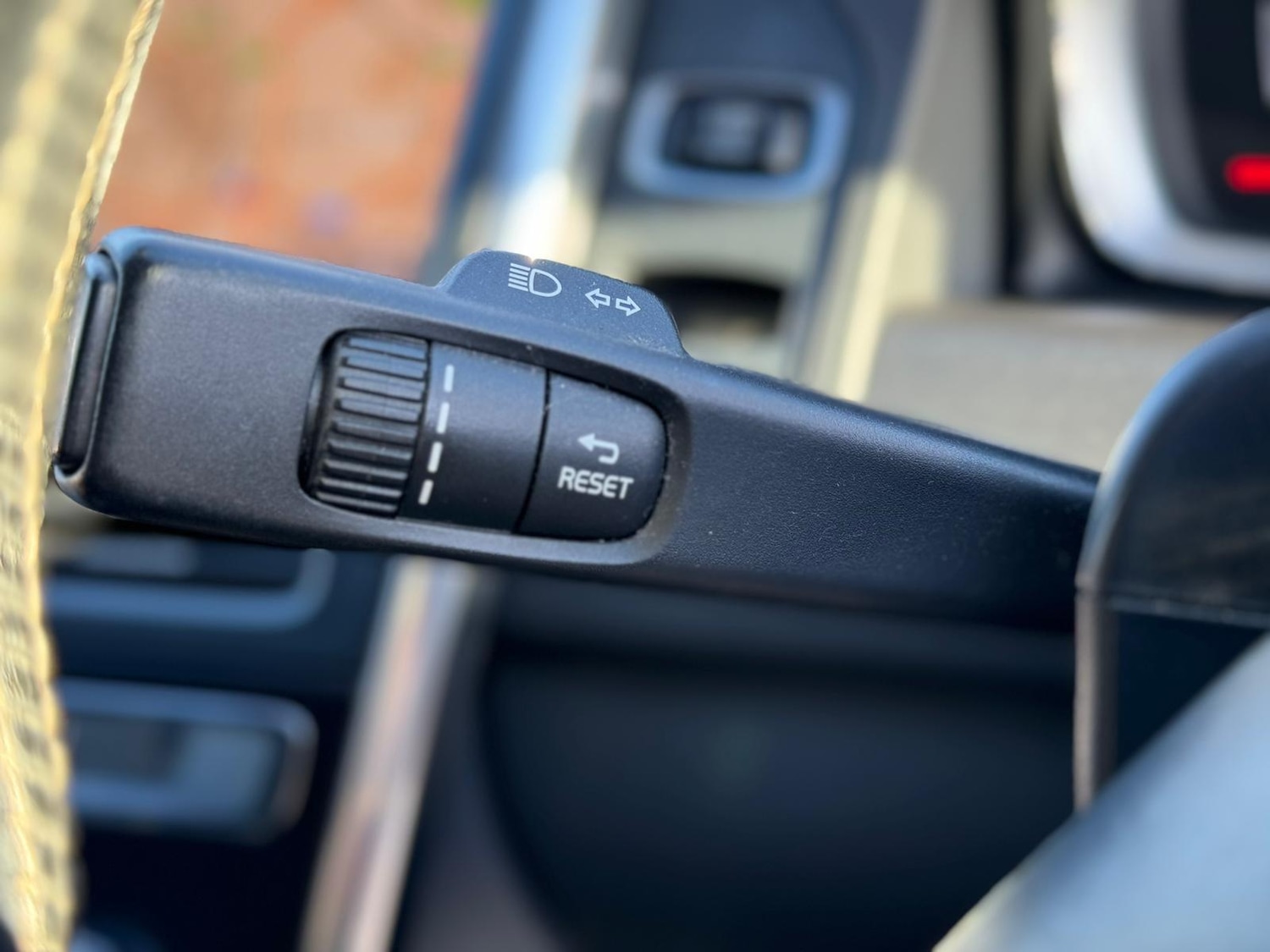 Used Volvo XC60 2017 for sale - 77230187: Photo 35