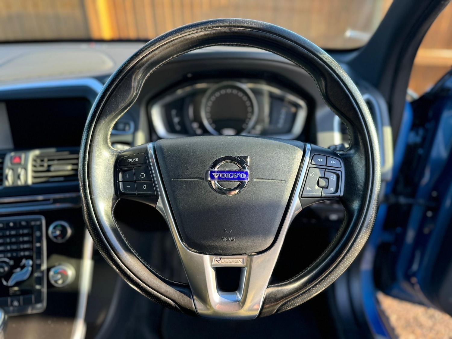 Used Volvo XC60 2017 for sale - 77230187: Photo 46