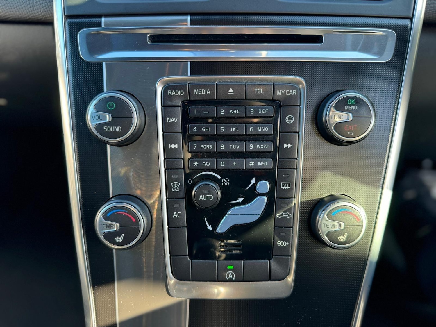 Used Volvo XC60 2017 for sale - 77230187: Photo 56