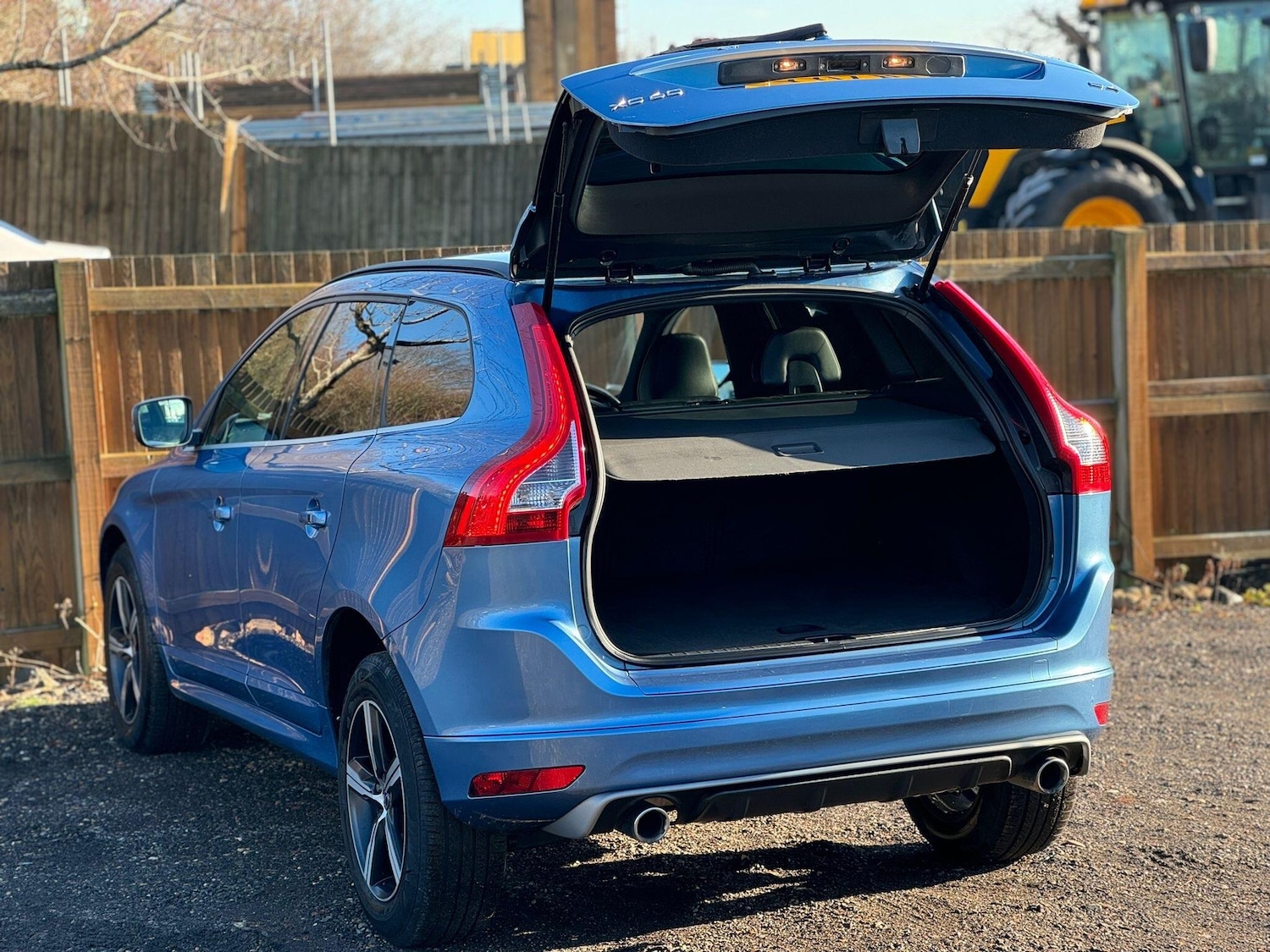 Used Volvo XC60 2017 for sale - 77230187: Photo 7