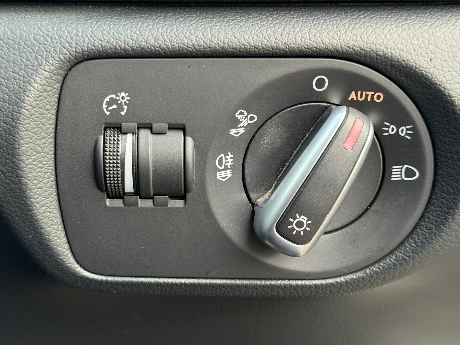 Used Audi Q3 2016 for sale - 77084379: Photo 35