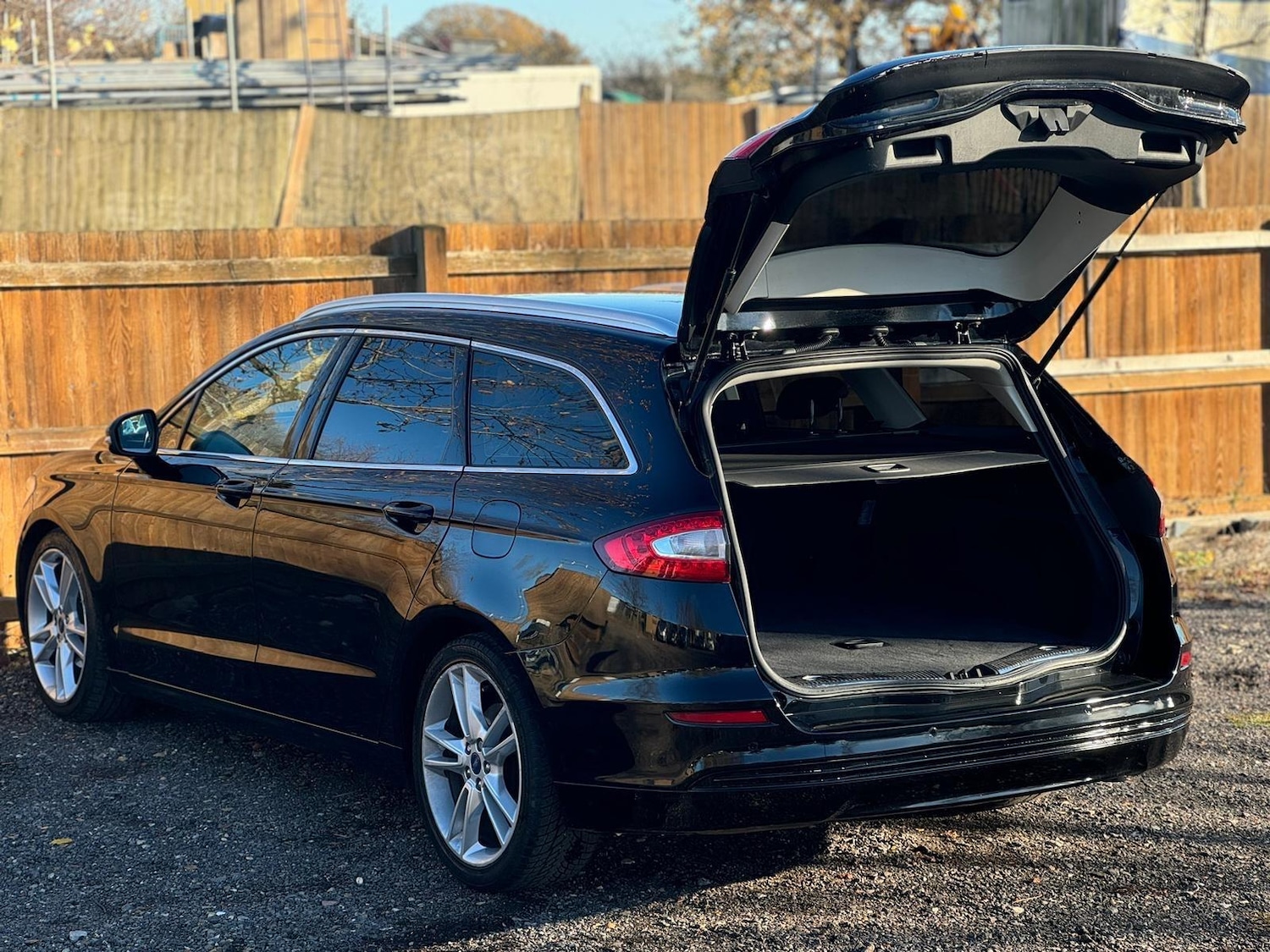 Used Ford Mondeo 2017 for sale - 76759348: Photo 4