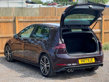 Used Volkswagen Golf 2017 for sale - 78636401: Photo