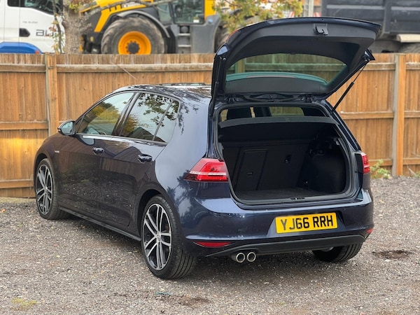 Used Volkswagen Golf 2017 for sale - 76238889: Photo 5