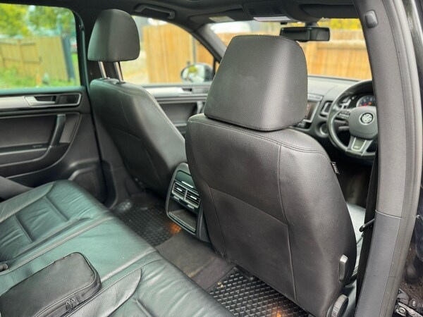 Used Volkswagen Touareg 2015 for sale - 76228085: Photo 19