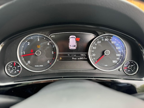 Used Volkswagen Touareg 2015 for sale - 76228085: Photo 29