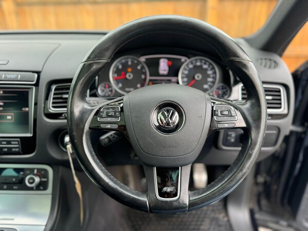 Used Volkswagen Touareg 2015 for sale - 76228085: Photo 30
