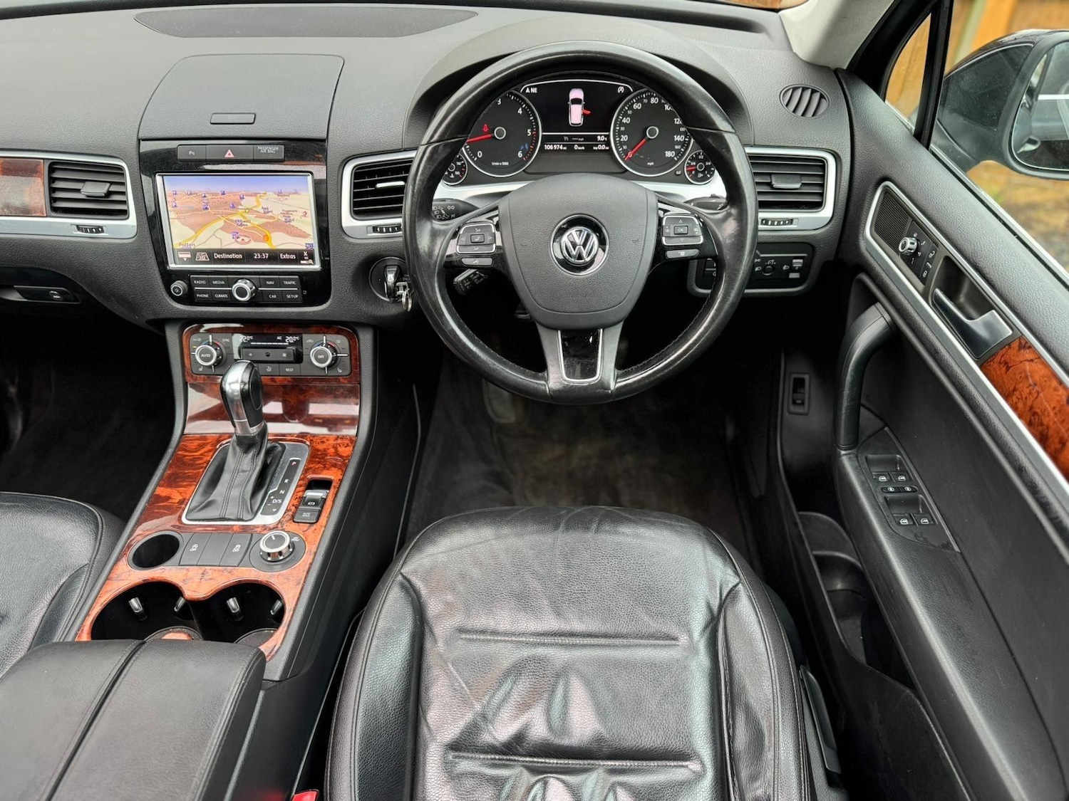 Used Volkswagen Touareg 2012 for sale - 77710425: Photo 14