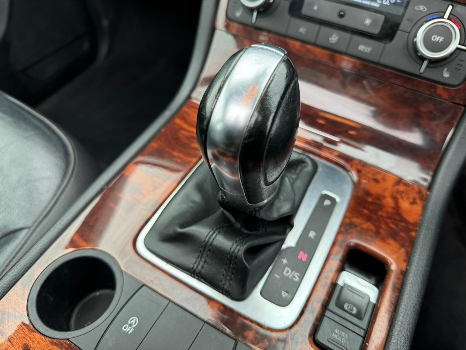 Used Volkswagen Touareg 2012 for sale - 77710425: Photo 15