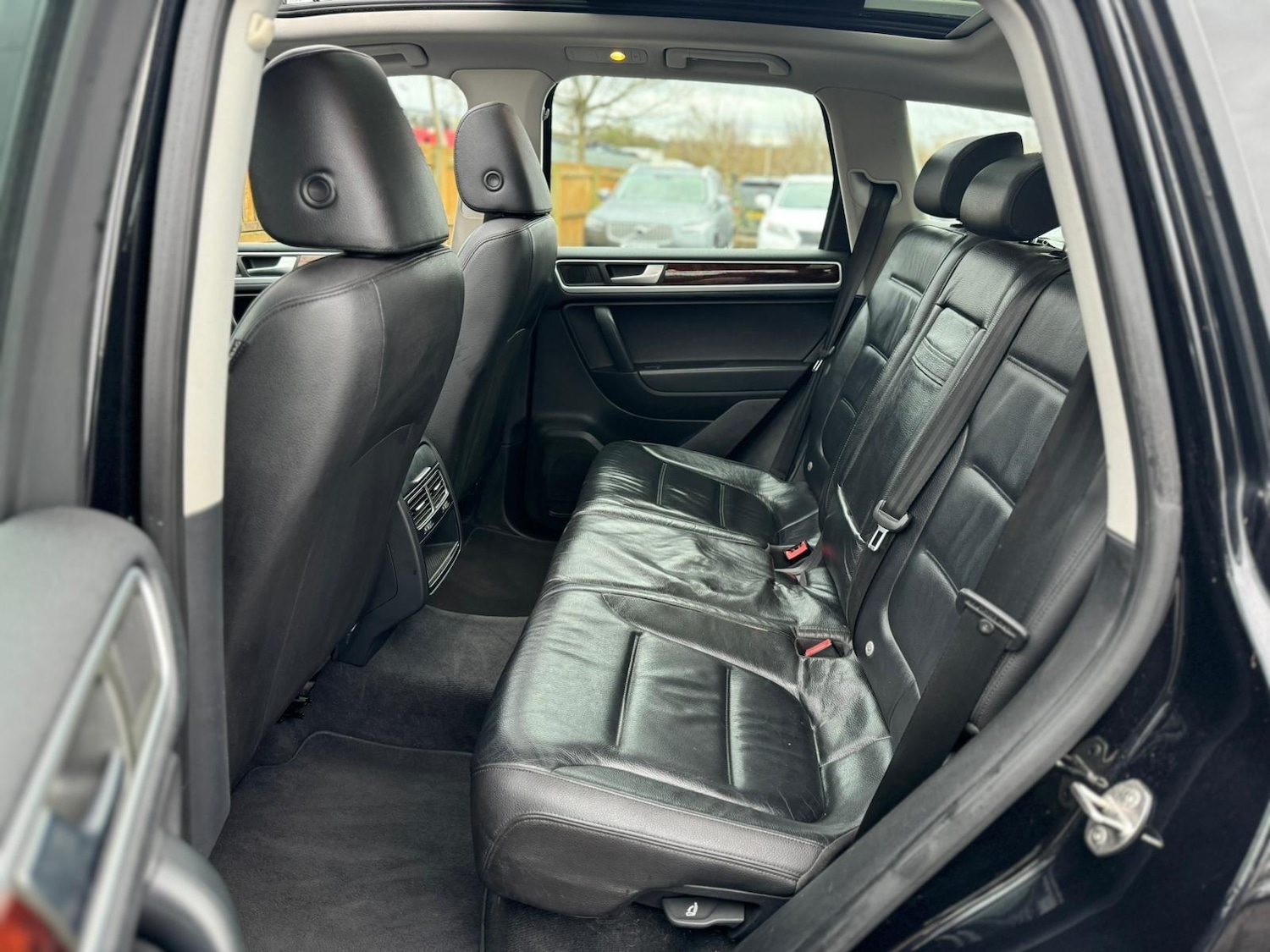 Used Volkswagen Touareg 2012 for sale - 77710425: Photo 24