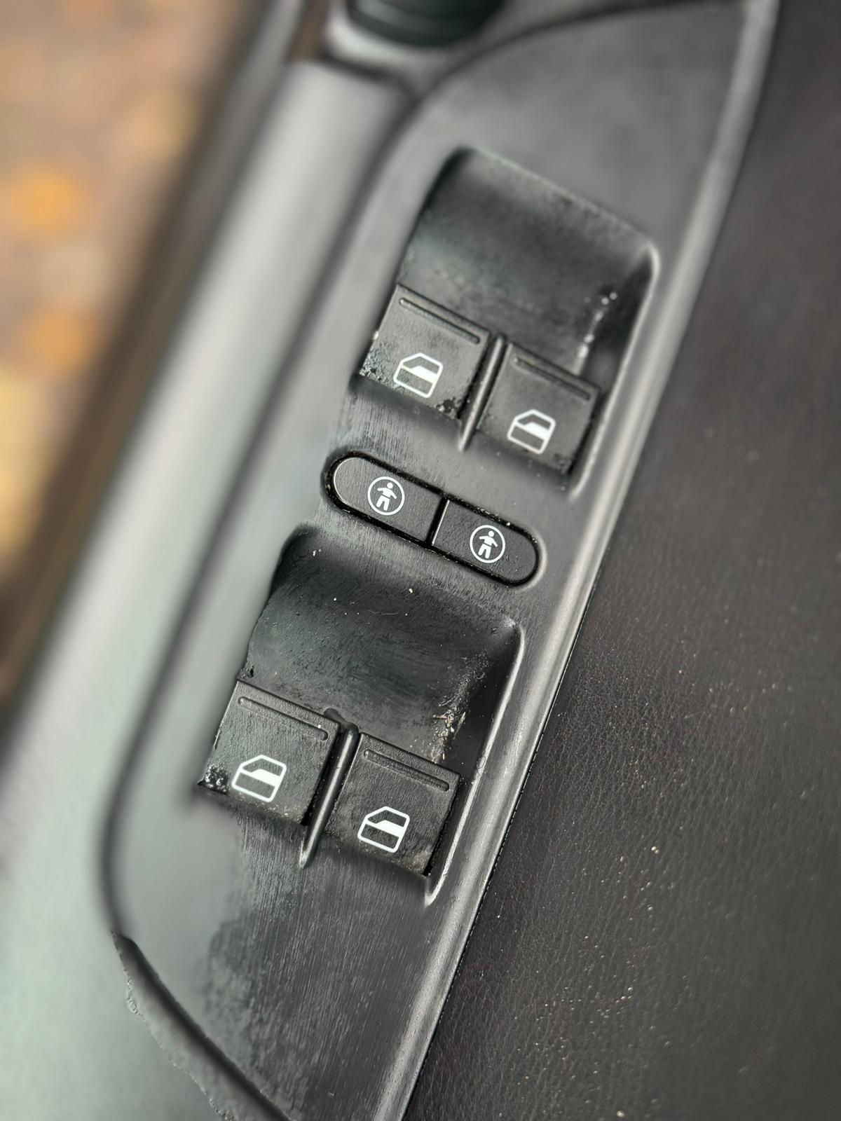 Used Volkswagen Touareg 2012 for sale - 77710425: Photo 32