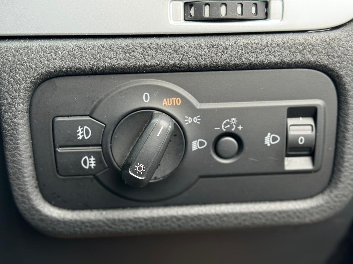 Used Volkswagen Touareg 2012 for sale - 77710425: Photo 35