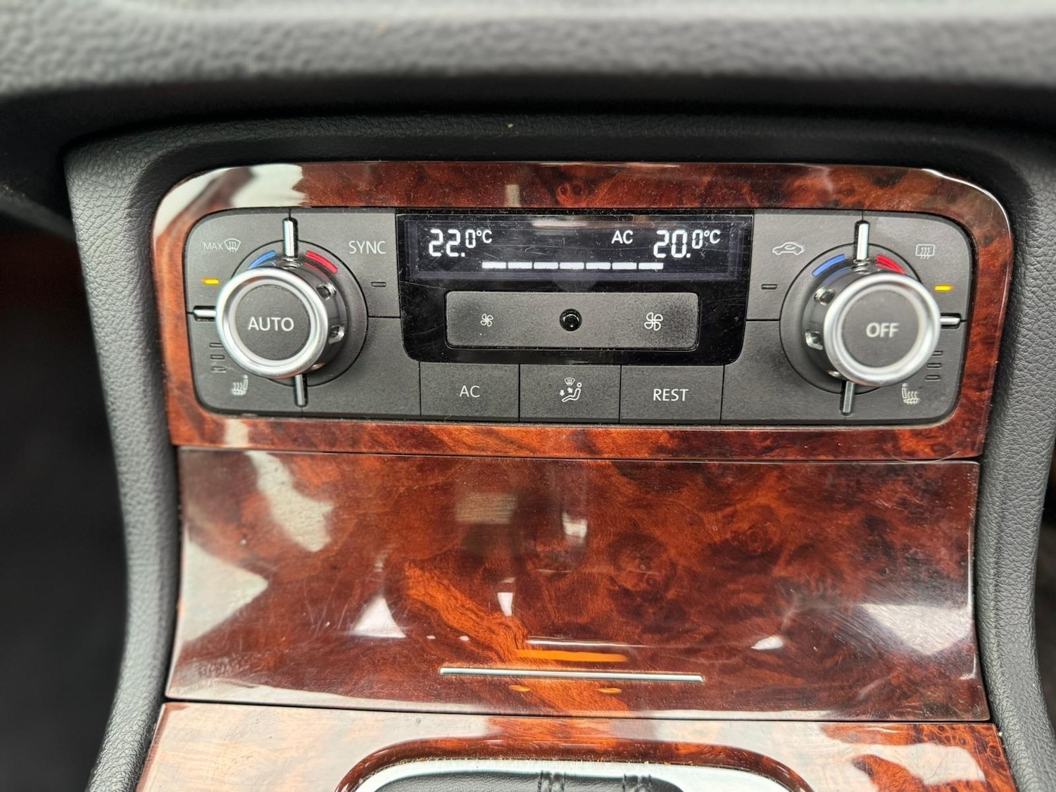 Used Volkswagen Touareg 2012 for sale - 77710425: Photo 40