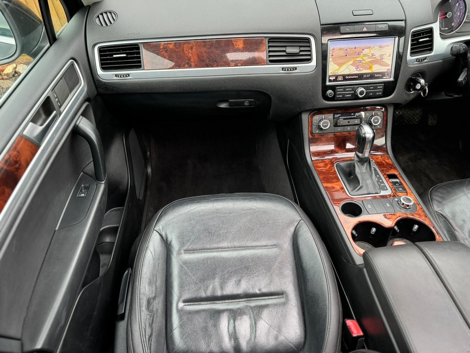 Used Volkswagen Touareg 2012 for sale - 77710425: Photo 62