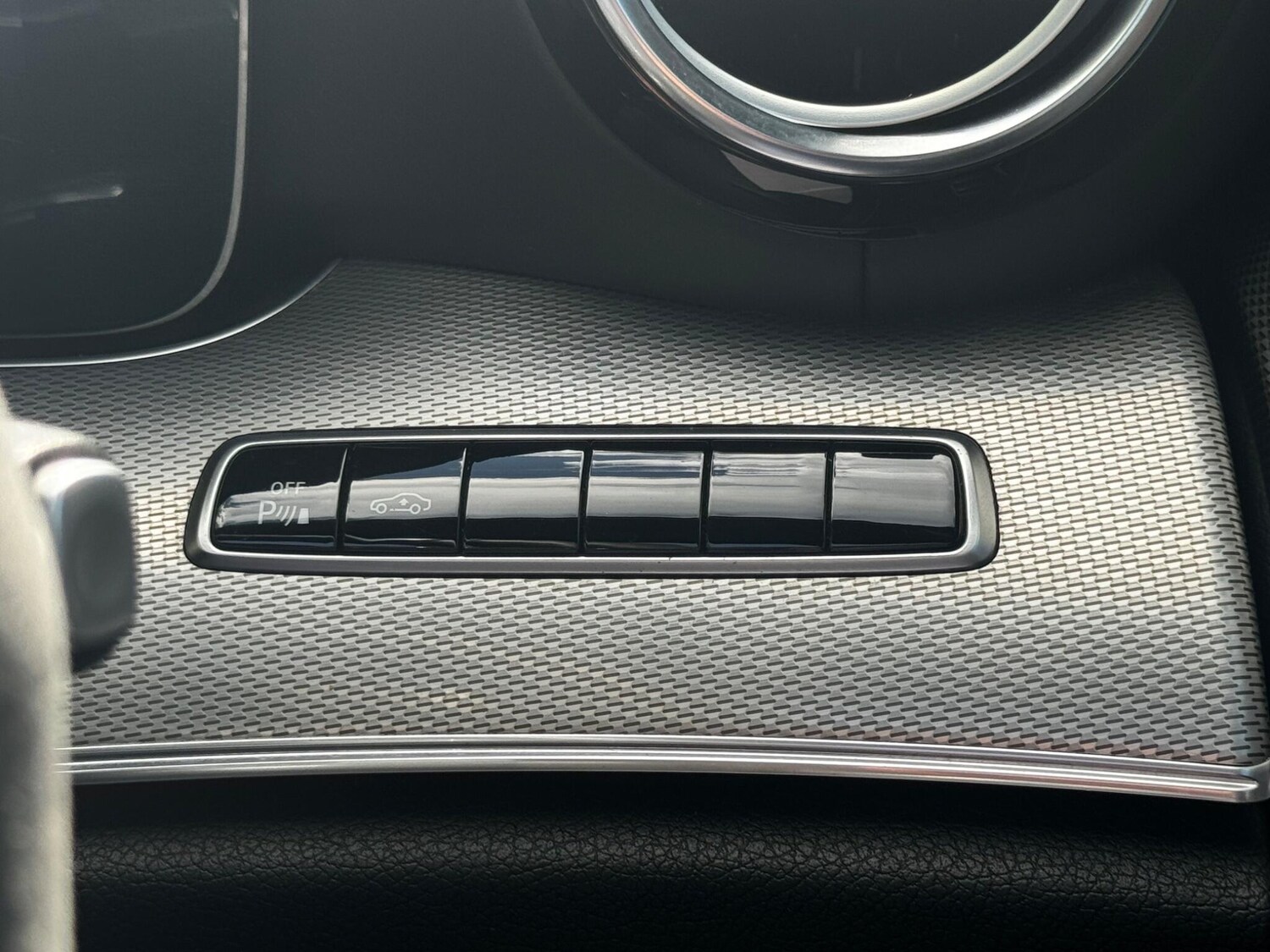 Used Mercedes-Benz E Class 2018 for sale - 76388387: Photo 32