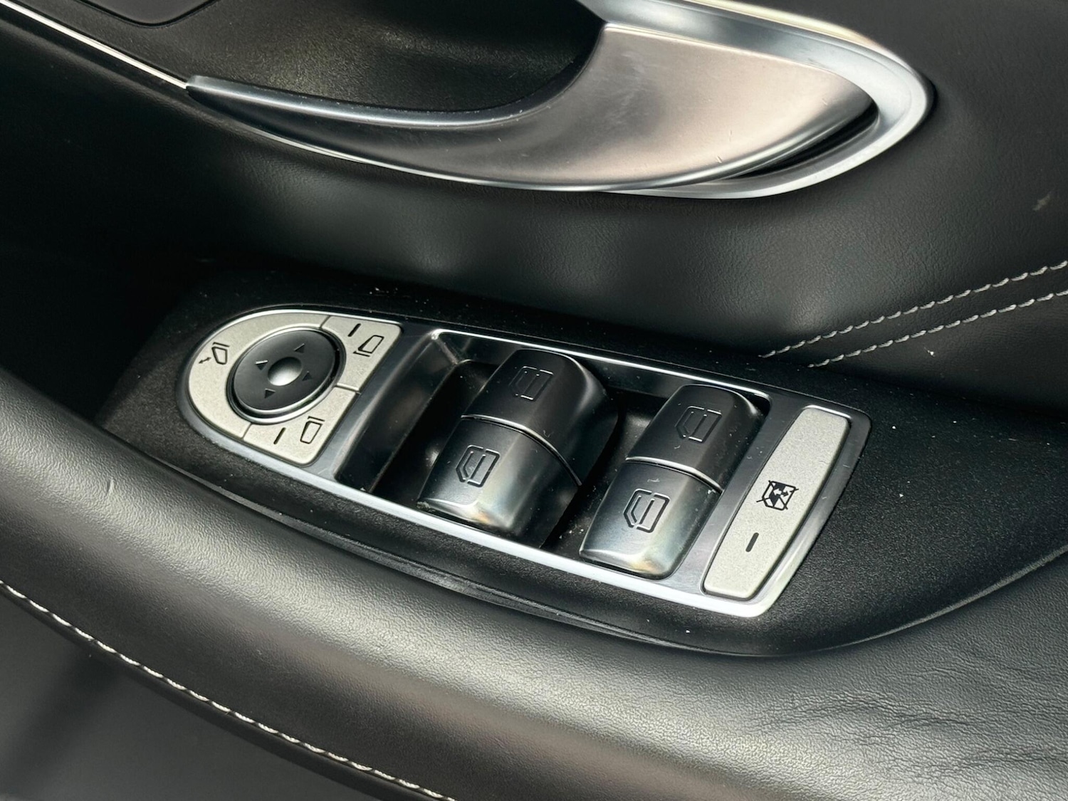 Used Mercedes-Benz E Class 2018 for sale - 76388387: Photo 35