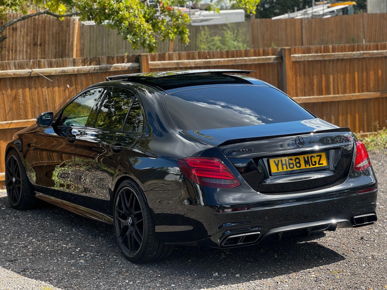 Used Mercedes-Benz E Class 2018 for sale - 76388387: Photo 4
