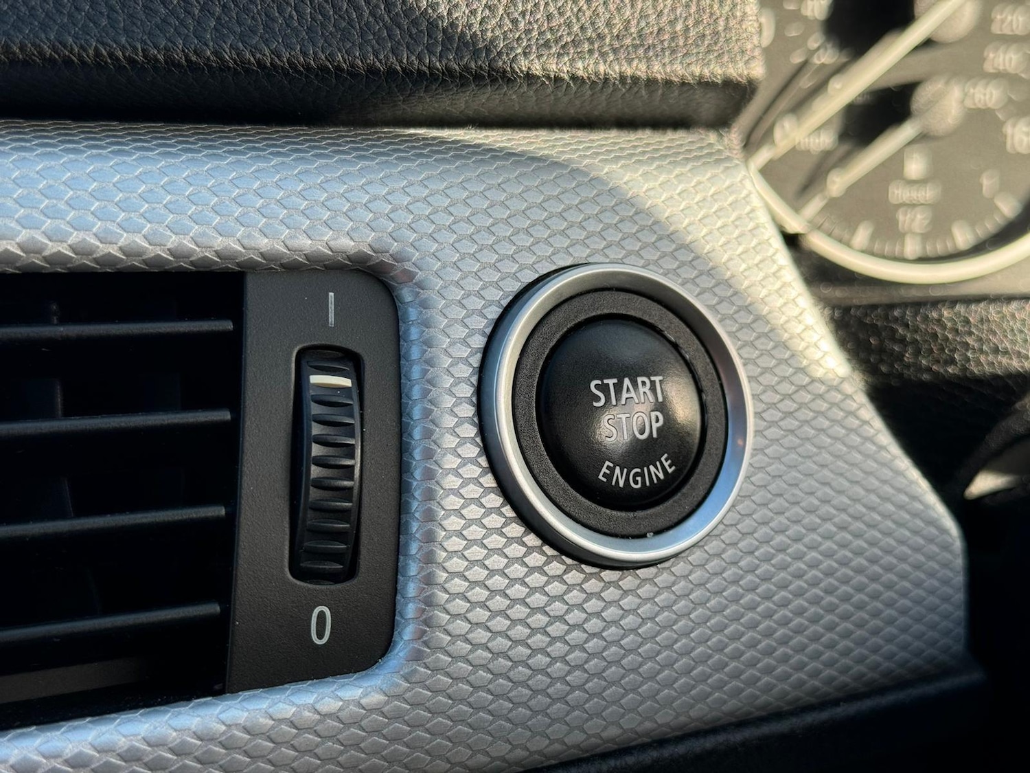 Used BMW 3 Series 2010 for sale - 77097562: Photo 27