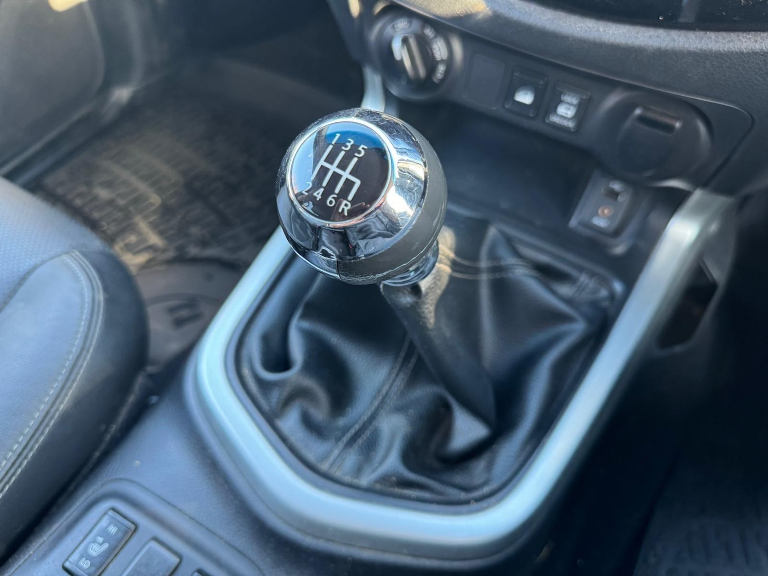 Used Nissan Navara 2017 for sale - 76801958: Photo 27