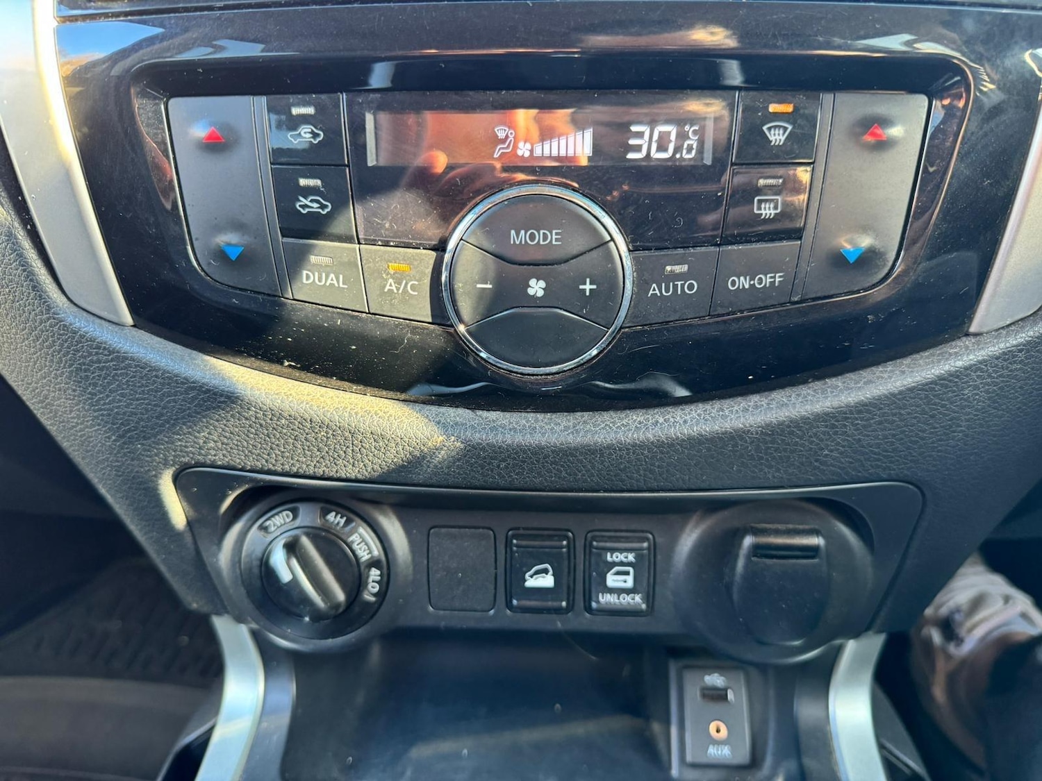 Used Nissan Navara 2017 for sale - 76801958: Photo 32