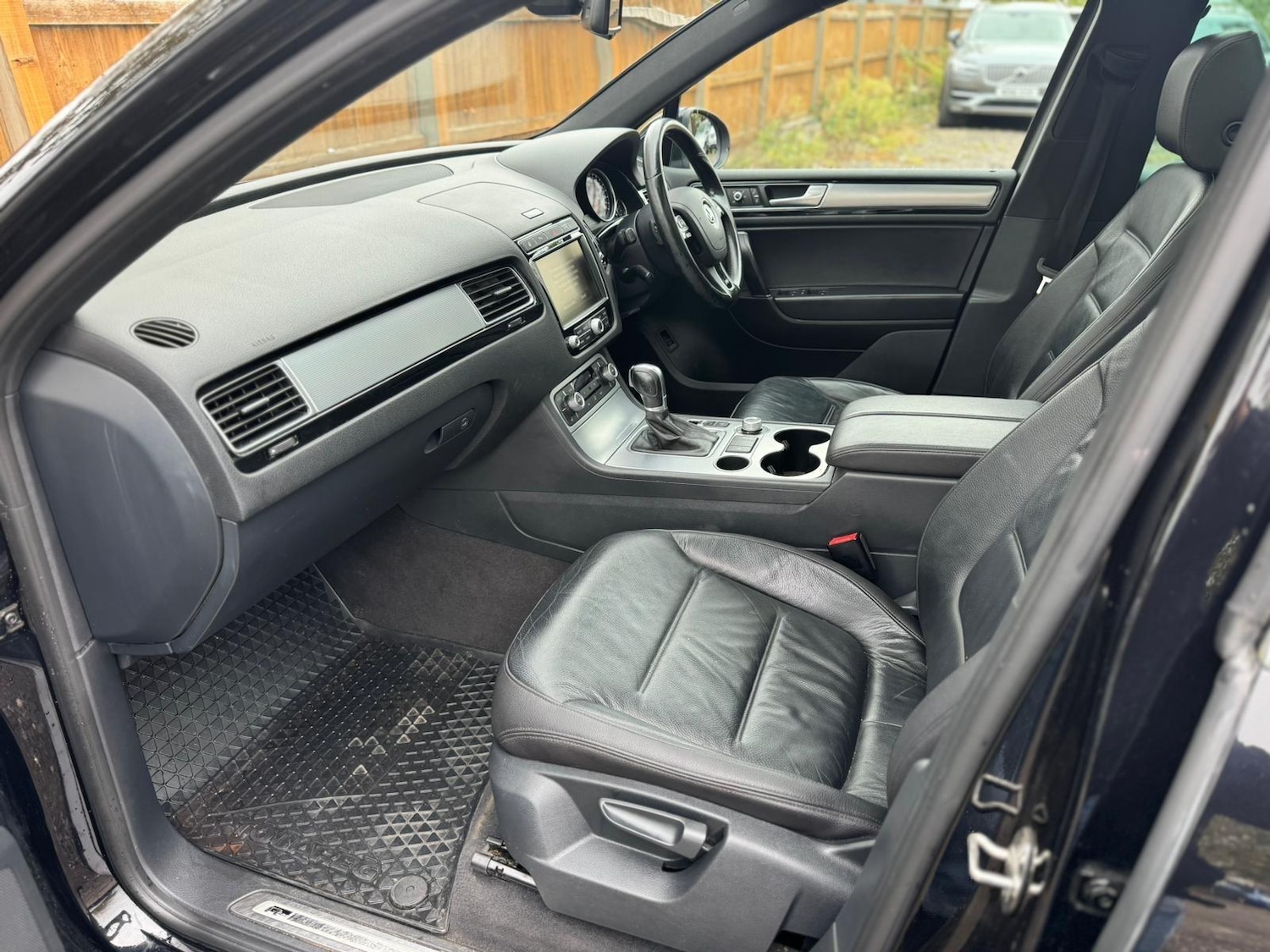 Used Volkswagen Touareg 2014 for sale - 76389368: Photo 31