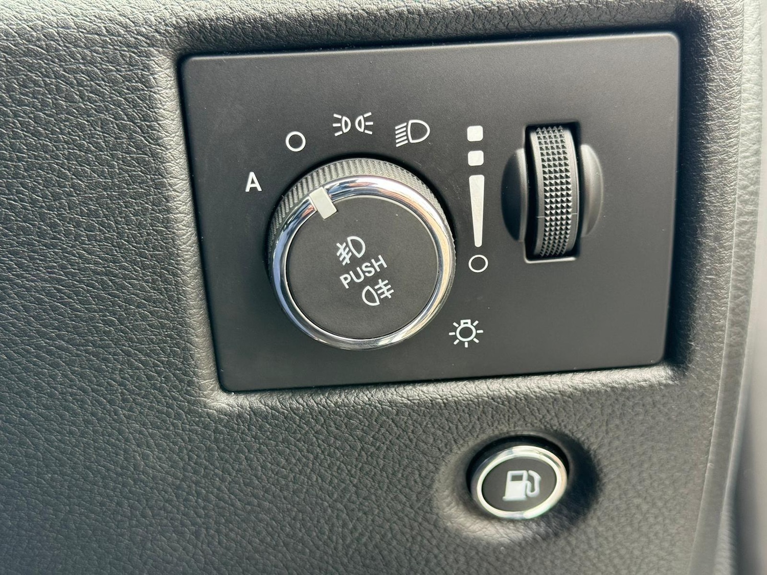 Used Jeep Grand Cherokee 2017 for sale - 77722518: Photo 39