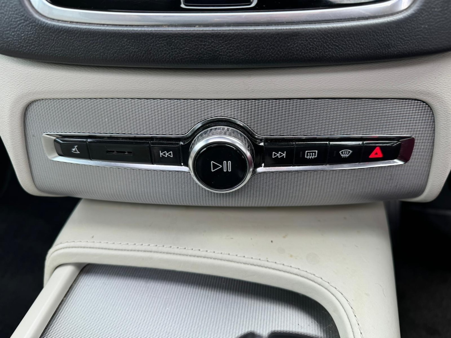 Used Volvo XC90 2016 for sale - 75977589: Photo 45