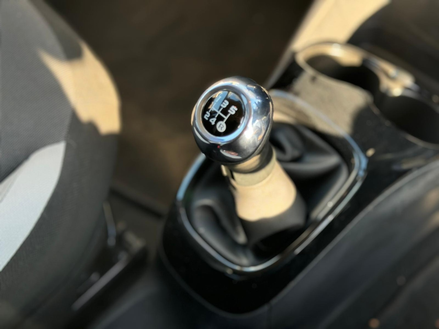 Used Toyota AYGO 2017 for sale - 76714205: Photo 15