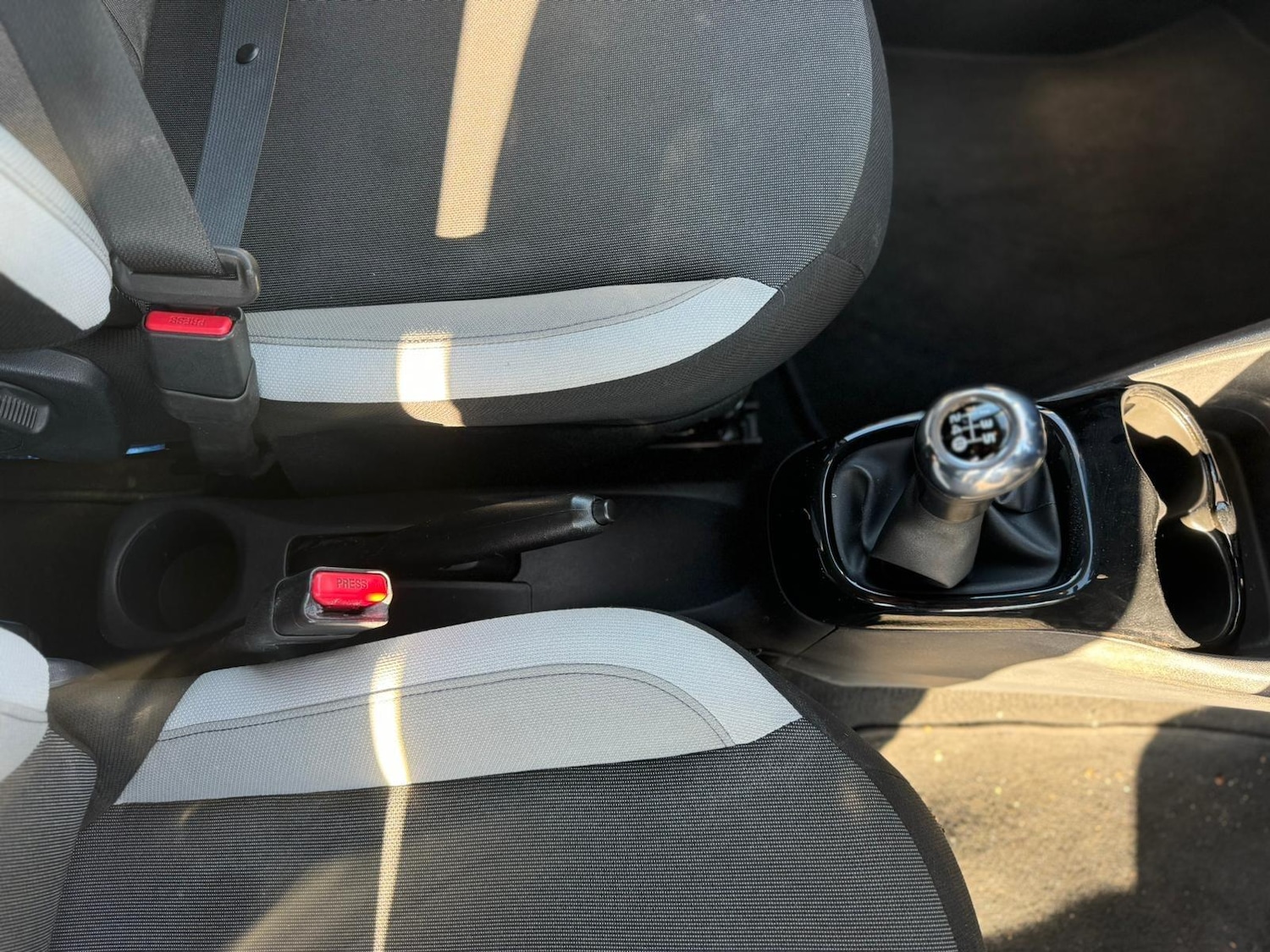 Used Toyota AYGO 2017 for sale - 76714205: Photo 32