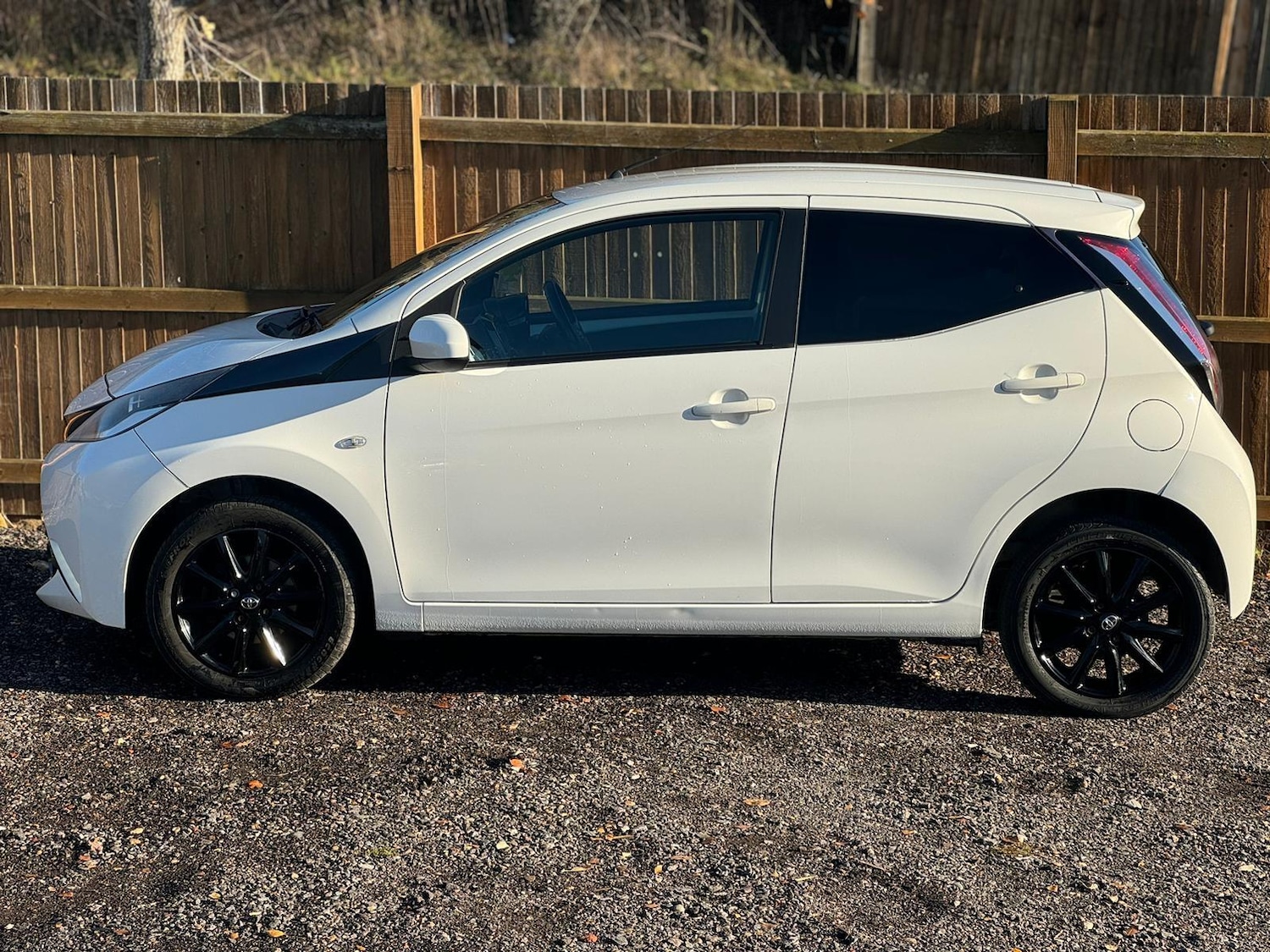 Used Toyota AYGO 2017 for sale - 76714205: Photo 8