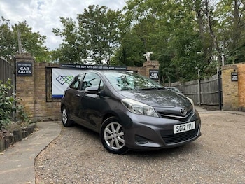 Used Toyota Yaris 2012 for sale - 79323640: Photo