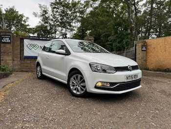 Used Volkswagen Polo 2015 for sale - 79104385: Photo