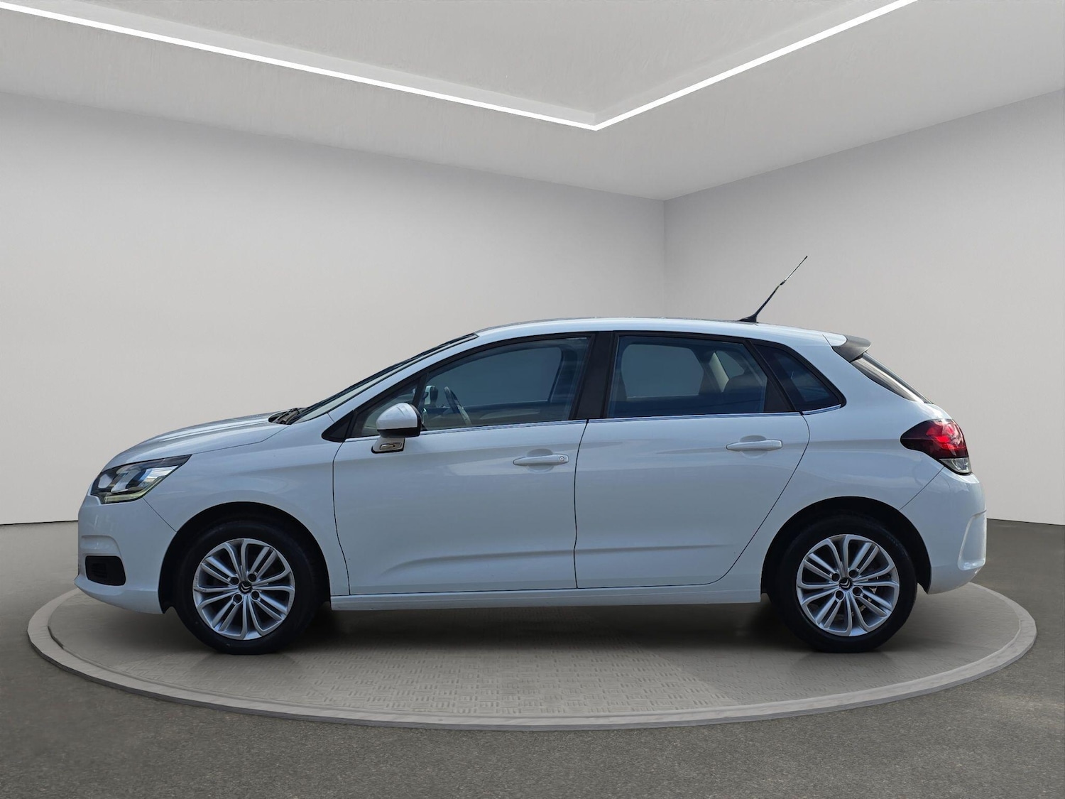 Used Citroen C4 2016 for sale - 76349203: Photo 5