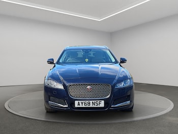 Used Jaguar XF 2018 for sale - 75978076: Photo