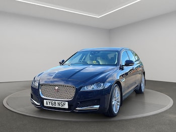 Used Jaguar XF 2018 for sale - 75978076: Photo