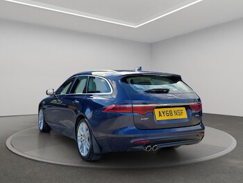 Used Jaguar XF 2018 for sale - 75978076: Photo